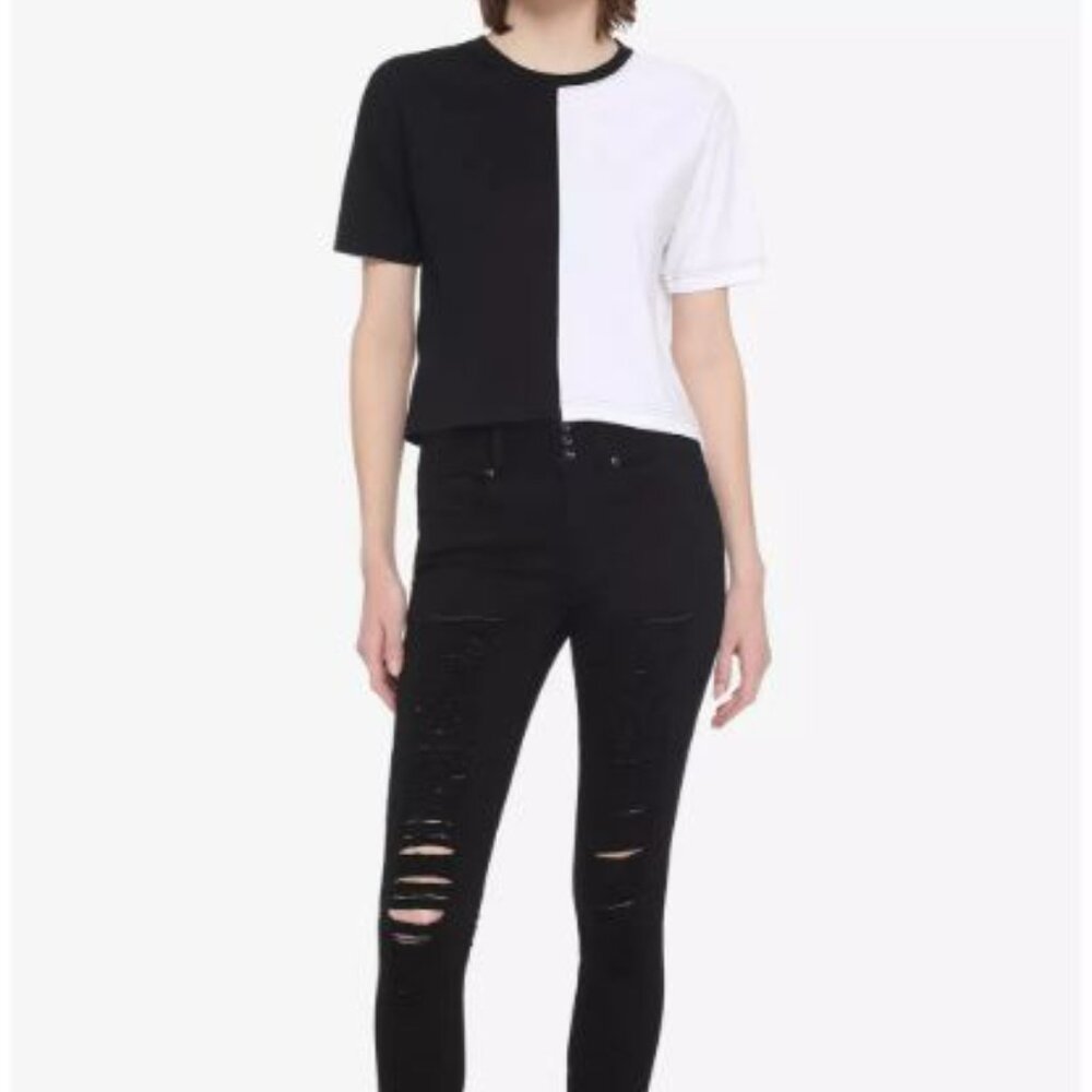 .Black & White Split Crop T-Shirt from HOT TOPIC - Picture 2 of 8